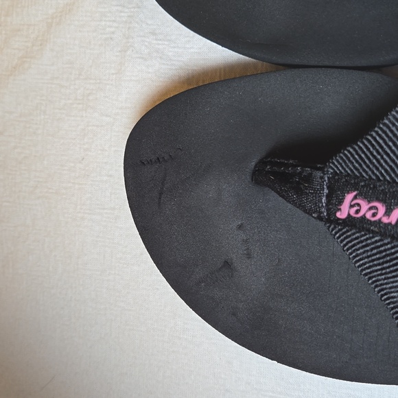 Reef Flip Flop Sandals Size 6 Pink and Black - Picture 5 of 8